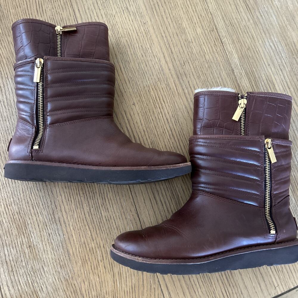 UGG Classic Aviva Crocodile Embossed Brown Leather‎ Winter Short Boots Womens 8